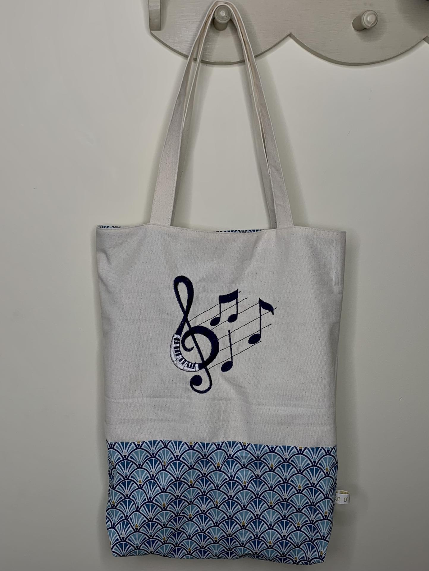 Tote bag