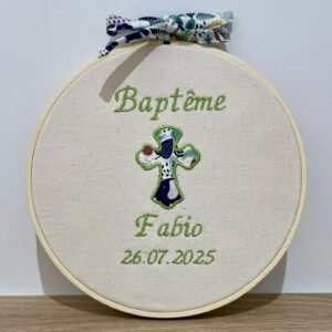 Tambour brodé personnalisé — cadeau baptême et communion