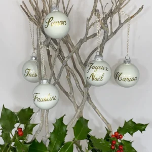 Boule de Noël en verre personnalisée avec prénom