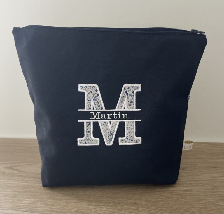 Trousse à doudou maternelle avec prénom brodé — vue alternative