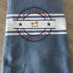 Fouta enfant personnalisée avec prénom brodé DKO d'Anne So