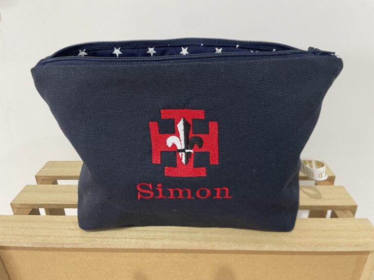 Trousse de toilette bébé naissance avec prénom brodé