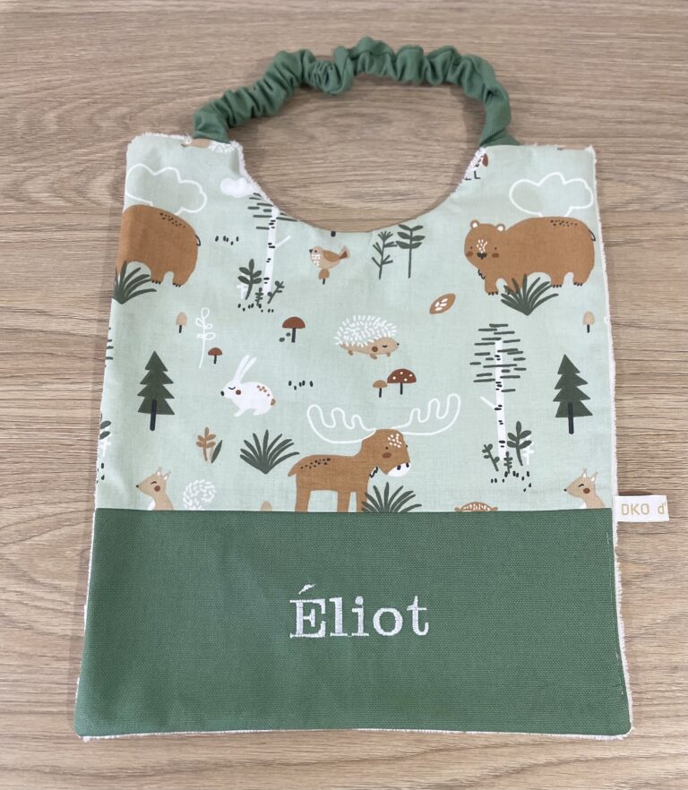 Bavoir élastique école maternelle personnalisé avec prénom brodé