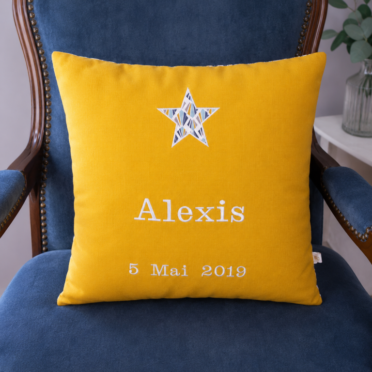 Coussin personnalisé avec prénom brodé